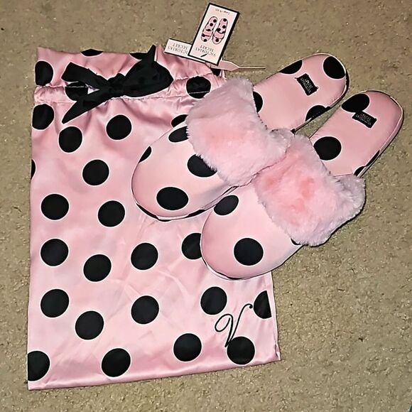 NWTS Victoria's Secret Satin Slippers ,+ Storage bag polka dots 9-10 - Picture 1 of 5